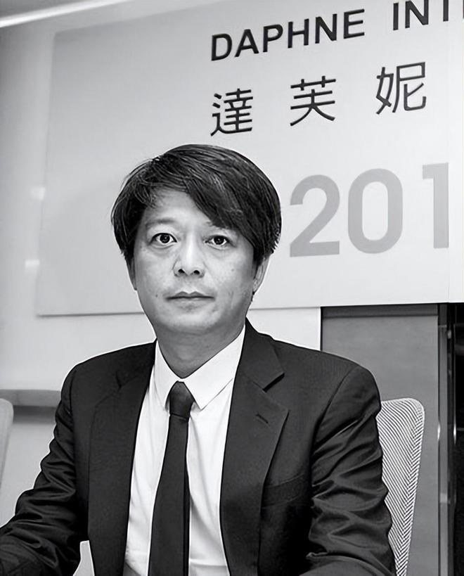 关6000家店亏40亿都是红颜祸水J9数字平台“一代鞋王”达芙妮没落(图13)