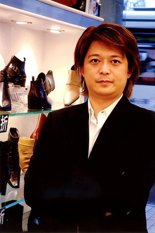 关6000家店亏40亿都是红颜祸水J9数字平台“一代鞋王”达芙妮没落(图17)