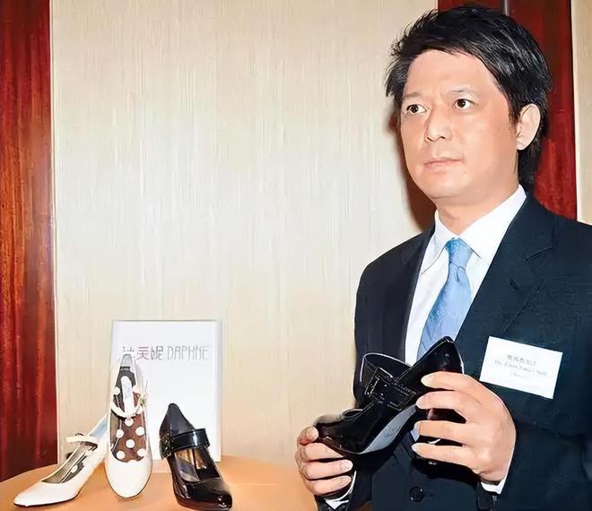 关6000家店亏40亿都是红颜祸水J9数字平台“一代鞋王”达芙妮没落(图25)