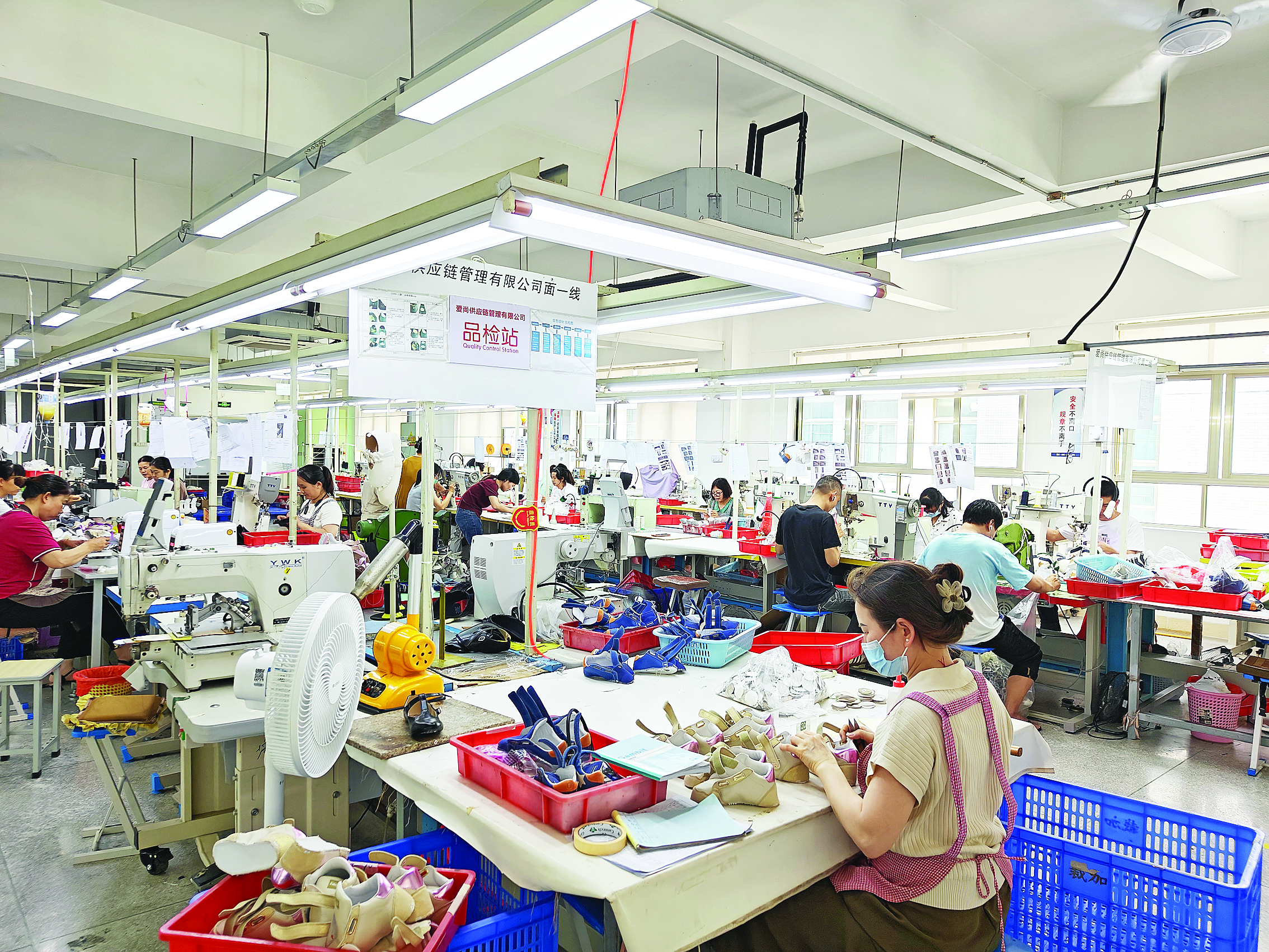 ”兼修塑品牌 惠东女鞋闯世界九游会J9惠报深度丨“内外(图2)