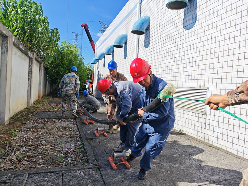 动化电网全力保障强风雷雨天气复电抢修j9国际站登录兴仁：“以供待抢”自(图4)